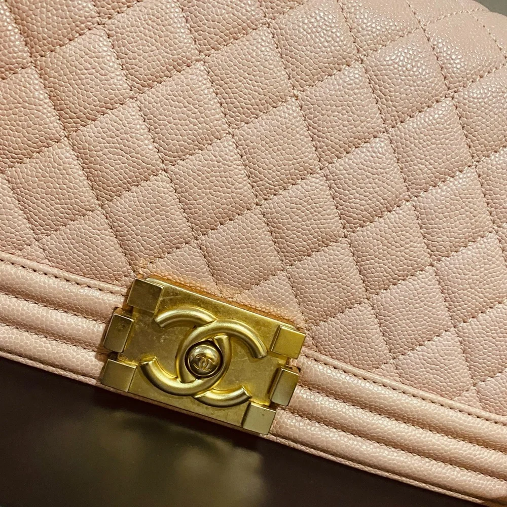 Chanel Le Boy Medium - Caviar - Picture 5 of 17